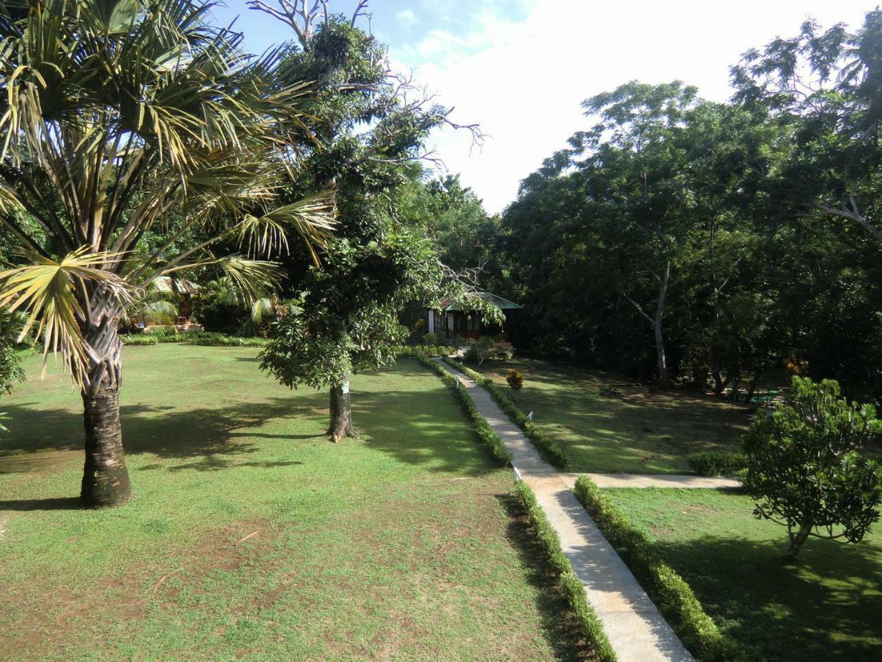 Bunaken Sea Garden Resort ภายนอก รูปภาพ